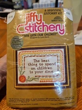 New Unopened Vintage 1977 Jiffy Stitchery Kit # 632 Designer Lynn Davis  5 × 7