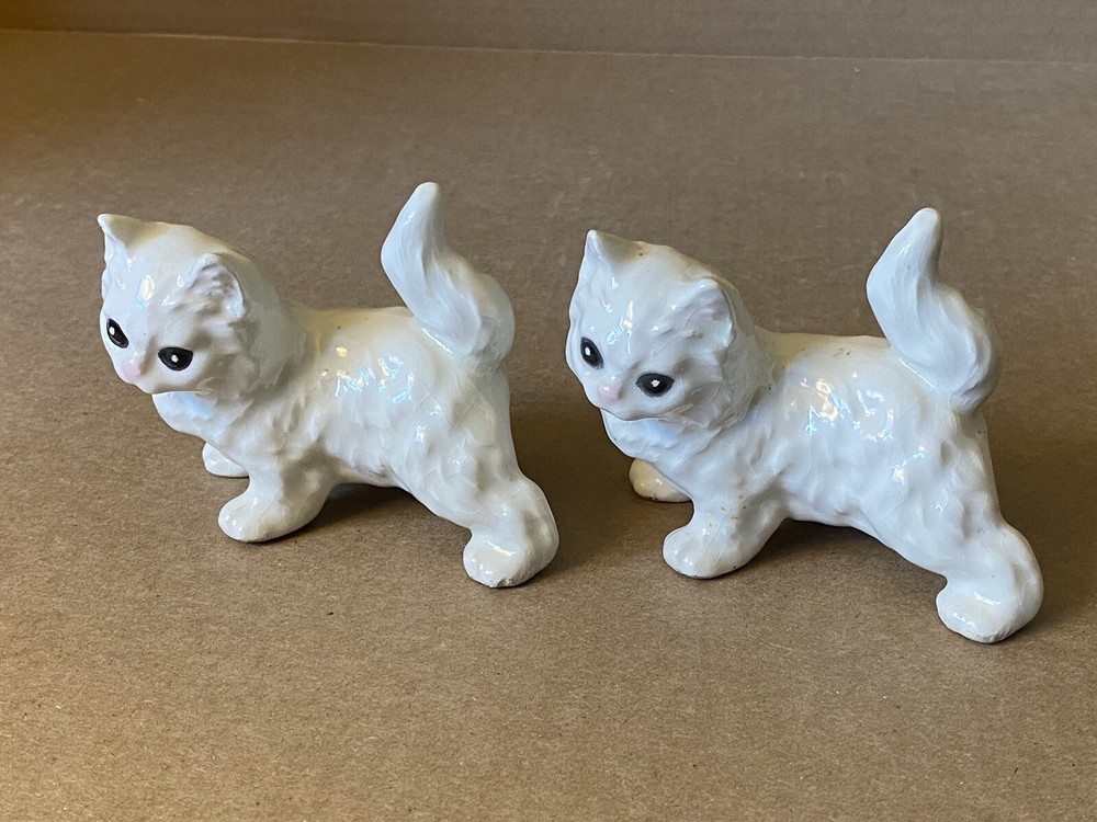 Vintage set of ceramic cats Figurines, White Fluffy