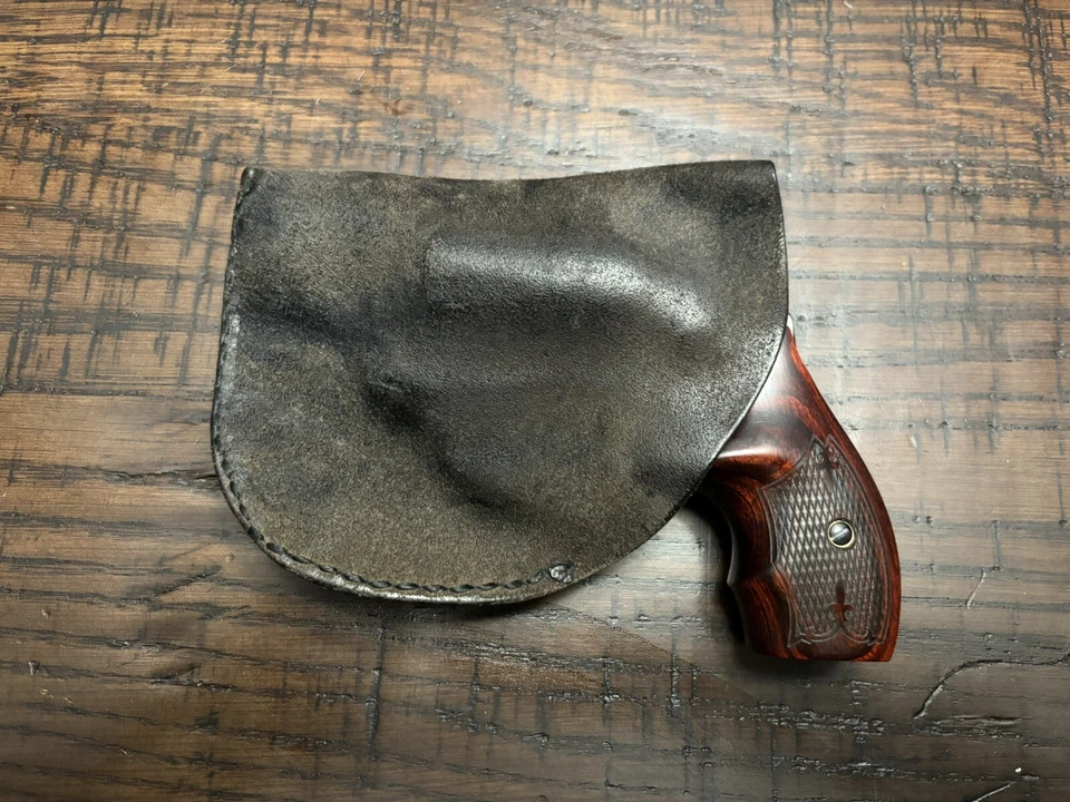 Funda de bolsillo Smith And Wesson tamaño marco J cosida a mano de cuero hecha a mano Foto 3 de 3