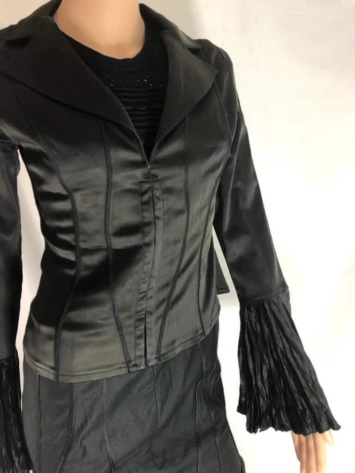 Conjunto de traje para mujer Marciano 2 piezas negro mangas acampanadas blazer + falda 6 S Foto 3 de 4