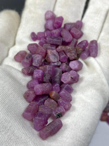300 Gramm Konvolut hochwertiger Korund Rubin Kristalle - aus Madagaskar, Afrika, - Bild 3 von 9