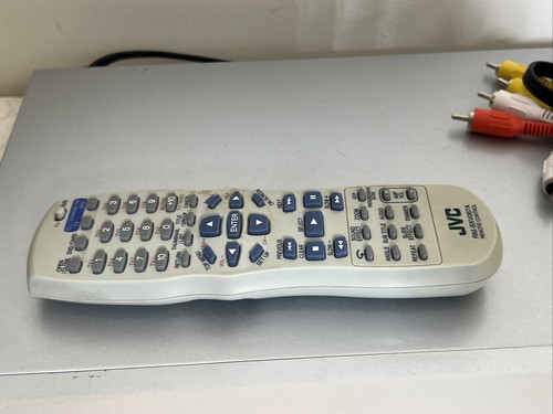 JVC Model XV-NP10S DVD/SUPER VCD/VCD/CD PLAYER Silver DVD Player w/ Remote & AV - Picture 2 of 10