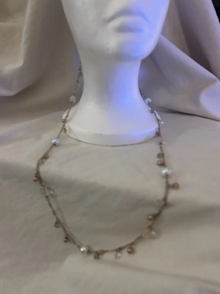 "Collar largo de perlas cadena tono dorado pedrería multicolor 39""" Foto 3 de 4