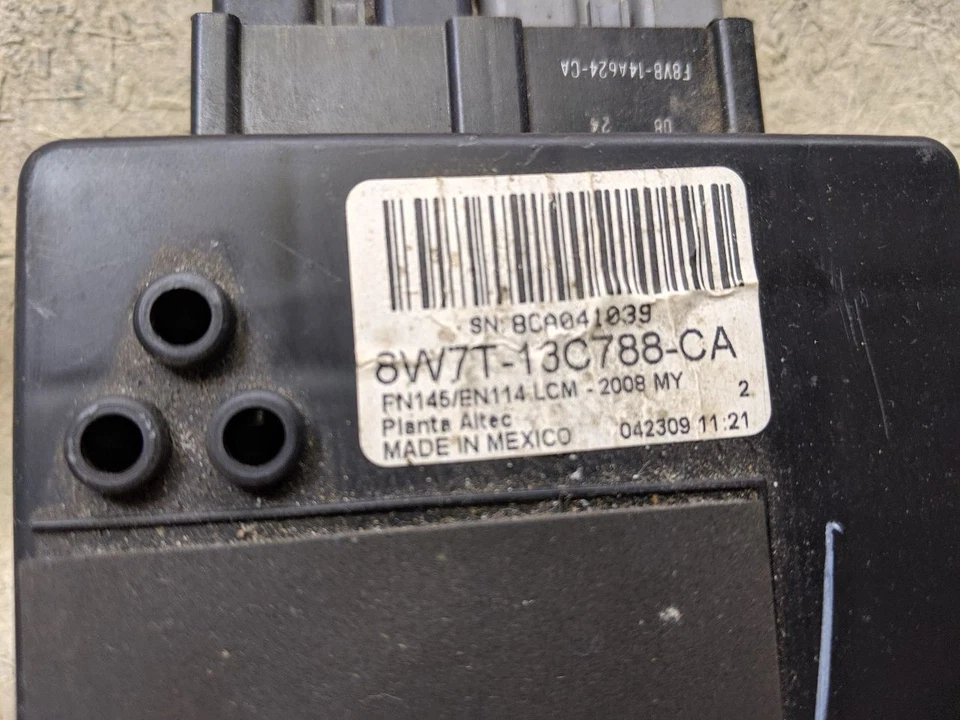 Módulo de control de iluminación de lámparas 8W7T13C788CA para 08-11 FORD CROWN VICTORIA VIC Foto 2 de 4