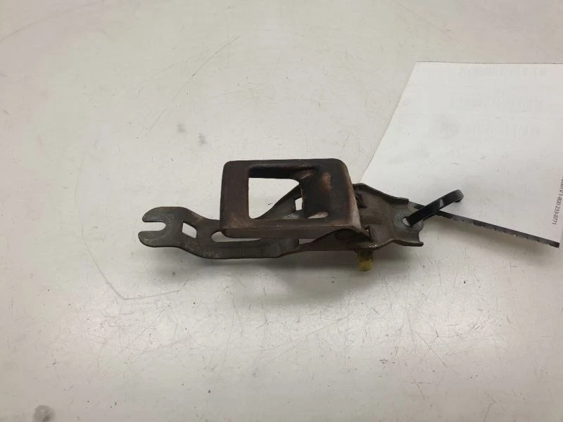 1985 TOYOTA PICKUP REGULAR CAB DRIVER SIDE INTERIOR DOOR HANDLE  - Image 2 of 4