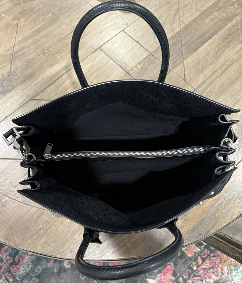 Sac De Jour de cuero Saint Laurent grande en cuero granulado negro G2U Foto 4 de 4