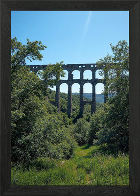 Altes Aquädukt im üppig grünen Land gerahmtes Wandbild Poster Leinwanddruck Bild
