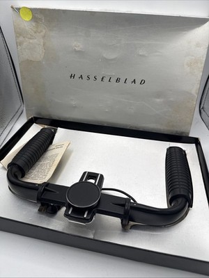 Hasselblad 46132 Double Dual Handgrip for 500 EL and EL/M Flash Bracket Shutter