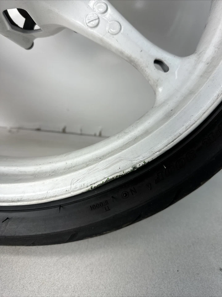 2006 SUZUKI GSXR600 750 FRONT WHEEL RIM 54111-41G00-019 3.5 *BENT* White - Image 2 of 4