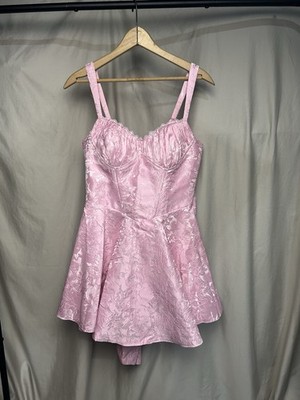 NWT Pink homecoming dress with detachable bow with pink rose stitching Sz 4 