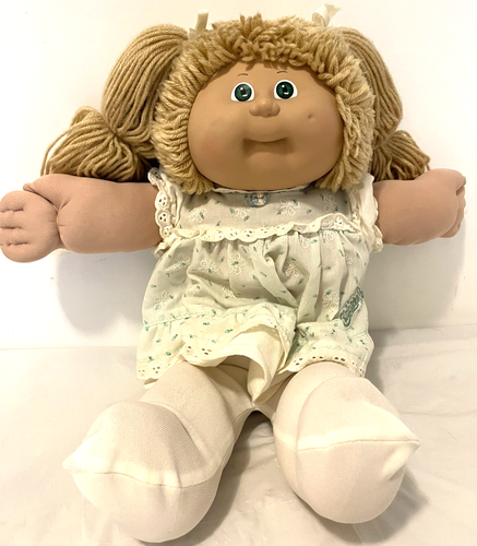 Cabbage Patch Puppe Mädchen signiert rot Xavier Roberts braune Haare grüne Augen 1978-1982