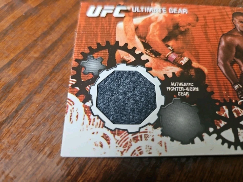 2010 Topps Series 4 Ultimate Gear Fighter-Worn Relic Card Rashad Evans #UG-RE - Image 2 of 3