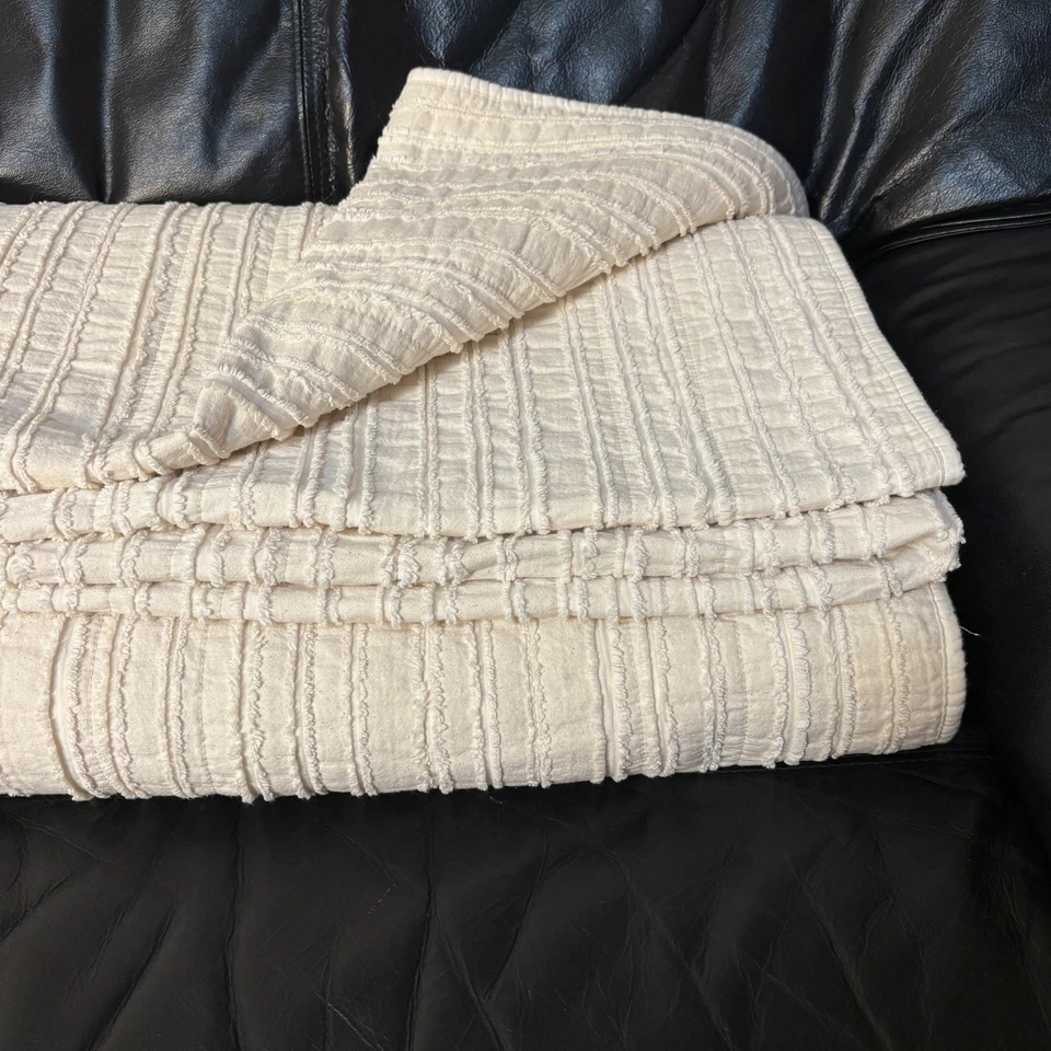 Threshold Cotton Ruffled Quilt Shabby Chic Queen 84" X 92" Farmhouse Breathable - Image 2 of 4