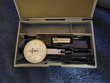 MITUTOYO 513-203, .0001 DIAL INDICATOR WITH MOUNTING POST AND CARRYING CASE