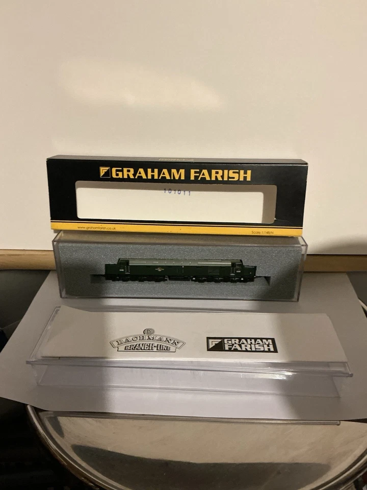 Graham Farish N Gauge 371-177A CLASS 40diesel loco d382 bp green. - Image 1 of 2