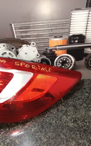 Fanale posteriore destro Per KIA SPORTAGE Dal 2013 ORIGINALE Cod. 92402-3W0 - Foto 4 di 12