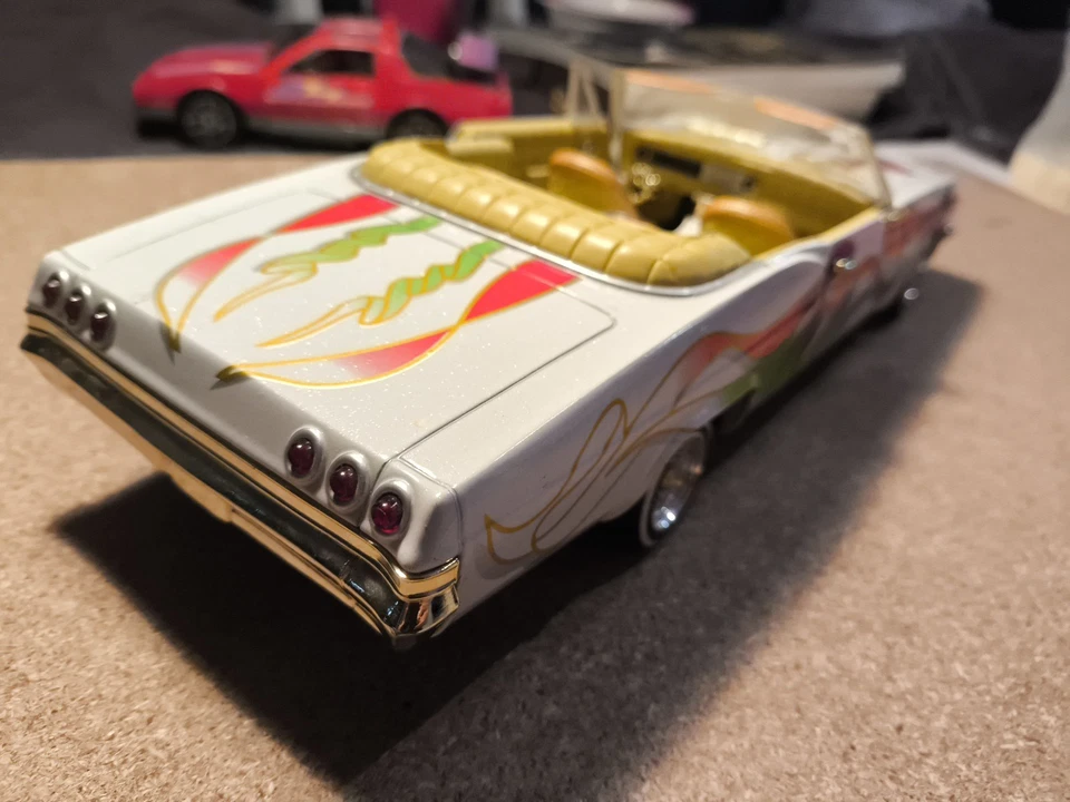 1999 Hot Wheels 1965 Chevy Impala Custom Lowrider Magazine 1:18 Scale Diecast - Bild 2 von 4