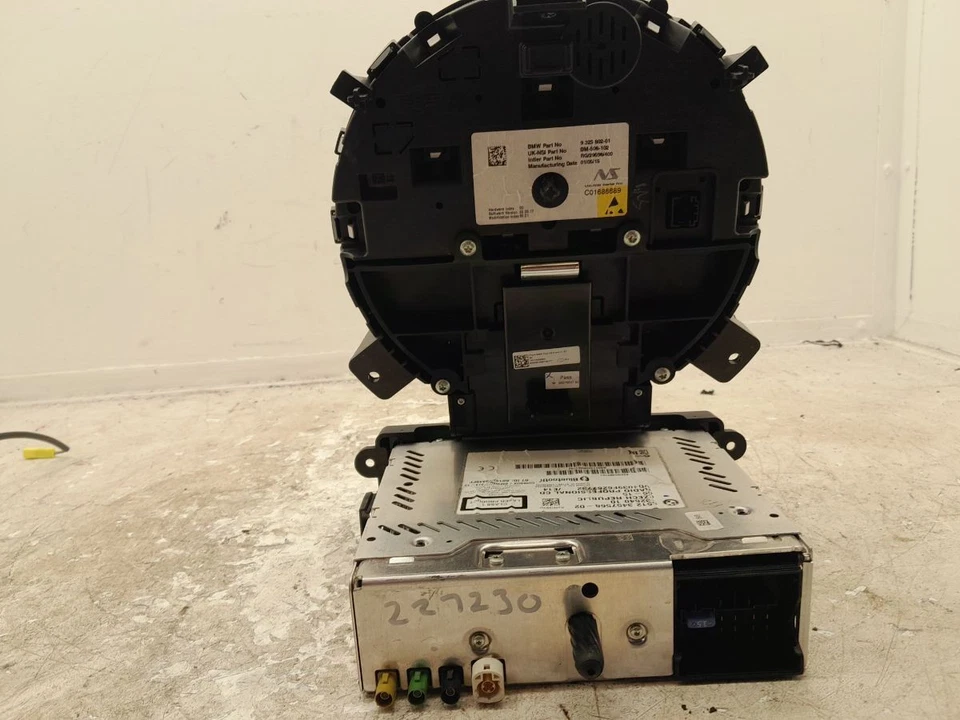 MINI COUNTRYMAN SPEEDO CLOCKS & RADIO INSTRUMENT CLUSTER 9232431 - Image 3 of 4