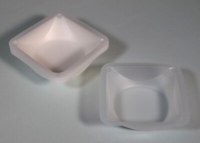 Lot (35) Medium  Polystyrene 3.5'' by 3.5'' Weigh Dish or Boat