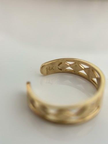 14k Solid Gold Geometric Toe Ring, Yellow Gold - Waterproof Band, Adjustable - Picture 3 of 5