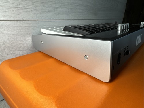 Korg Micro X 25 Sintetizzatore chiavi con custodia arancione completamente funzionante - Foto 19 di 23