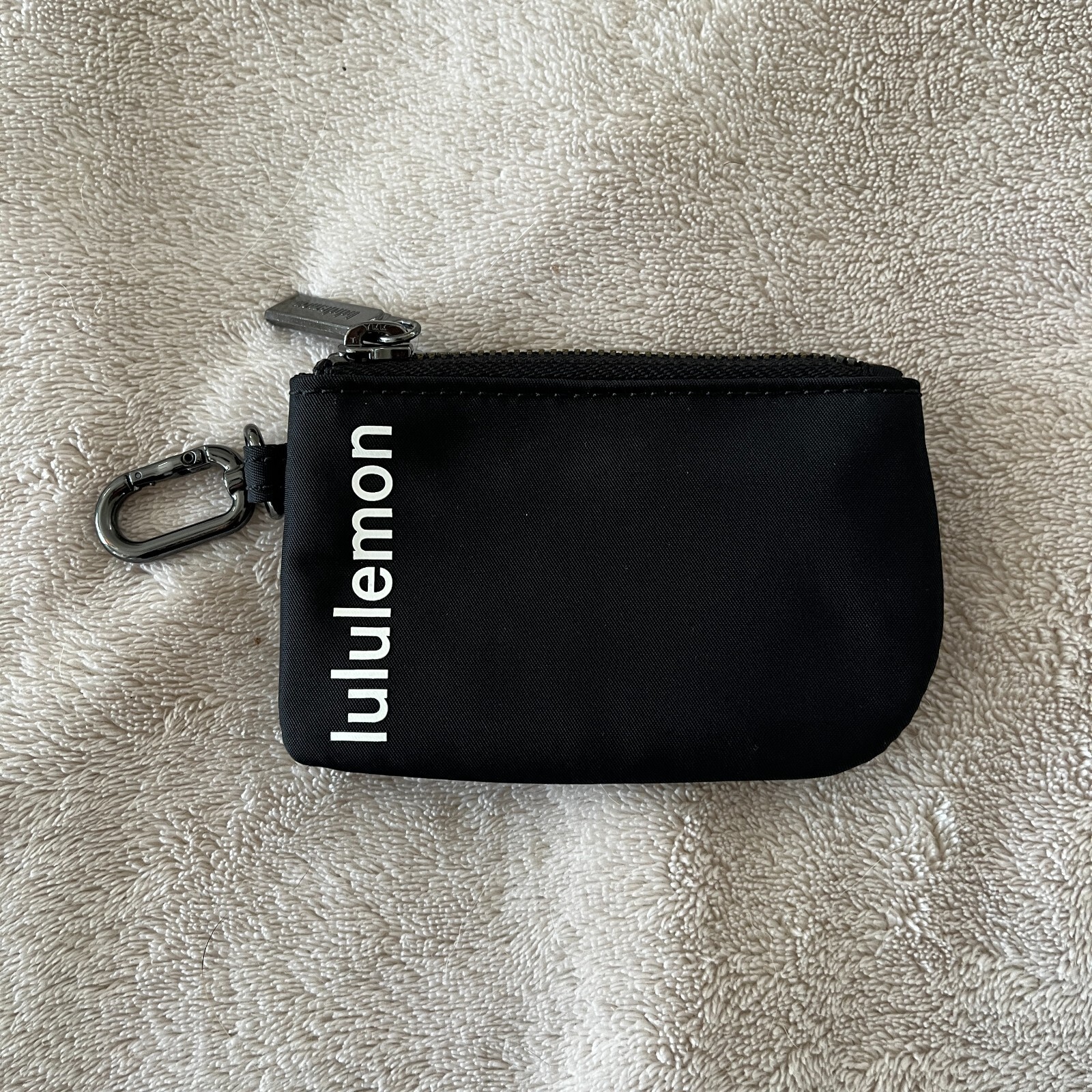 Lulmon Black Card Holder with Key Chain and Zipper Closure Excellent Cond-image