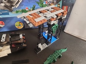 Preowned LEGO 70802 LEGO MOVIE BAD COPS PURSUIT - Box/Instr - 96% Complete