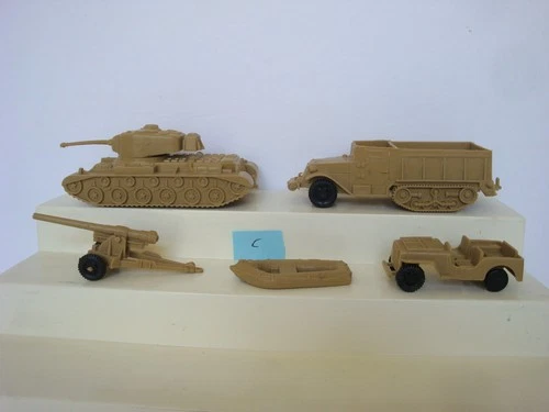 Marx  Desert Fox / Complete Set of U.S. Tanks / Vehicles / Desert Tan  (C)