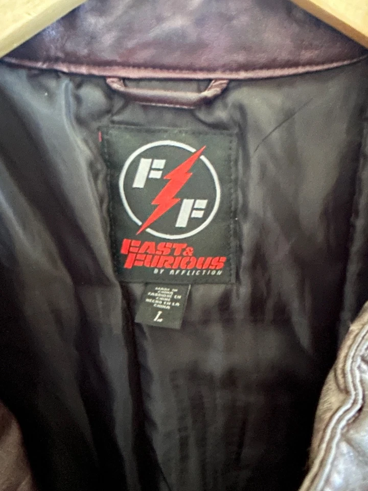 Torettos LRG Leather Jacket Fast and Furious Edition, Toretto‘S Garage - Image 2 of 3