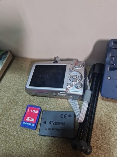 Canon IXUS 750 Digital Camera Fully Functional With Battery, Charger 1GB memory - Picture 3 of 7