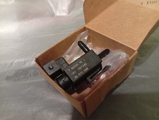 Nuova ORIGINALE VOLVO SUPPORTO MOTORE VALVOLA VUOTO 30611668, D5 S60 XC90 V70 S80