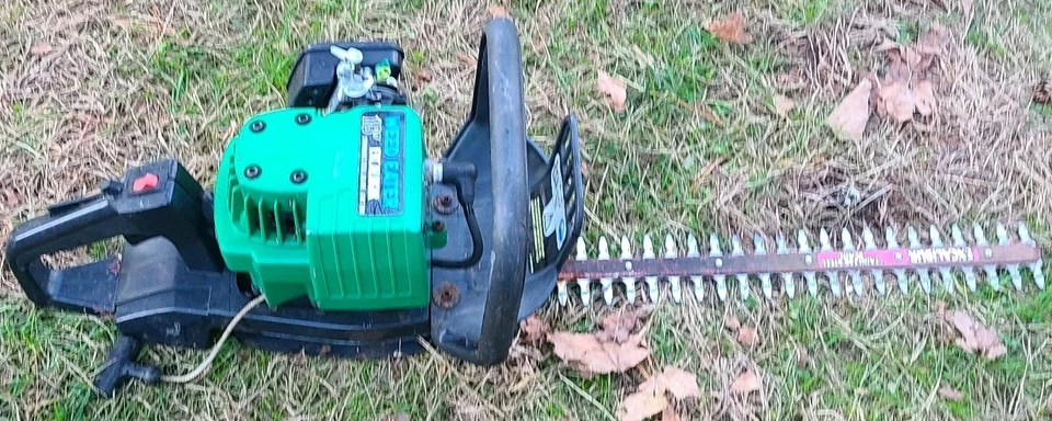 Weed Eater Excalibur 18in Hedge Trimmer For Parts Or Repair - Image 2 of 4