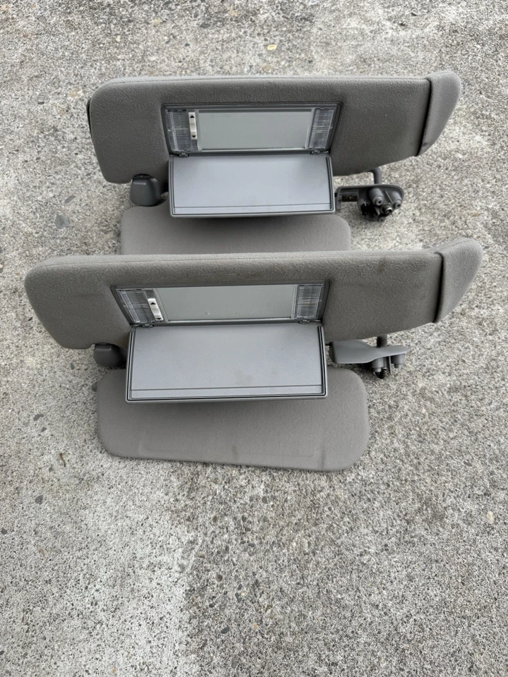 00-06 CHEVY TAHOE OEM AVALANCHE YUKON ESCALADE SURBURBAN SUNVISOR DARK GREY L+R - Image 4 of 4