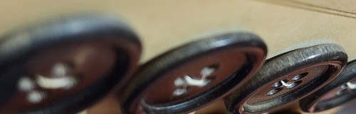 48 Antique Polished Horn Suit Buttons Holland And Sherry? On Original Cards - Picture 3 of 7