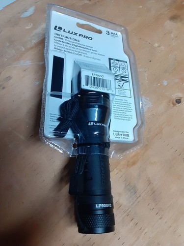 LUXPRO LP500V2 Flashlight 330 Lumen - Picture 2 of 4