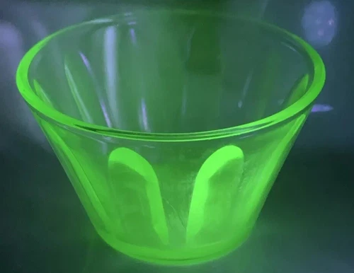 One(1) Anchor Hocking Vintage Uranium Three Inch Custard Cup Glass