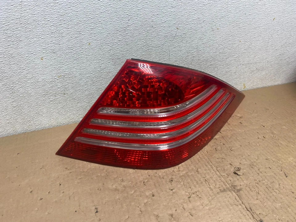Luz trasera derecha lado pasajero Mercedes-Benz CL500 2003-2006 OEM M5508 DG Foto 3 de 4