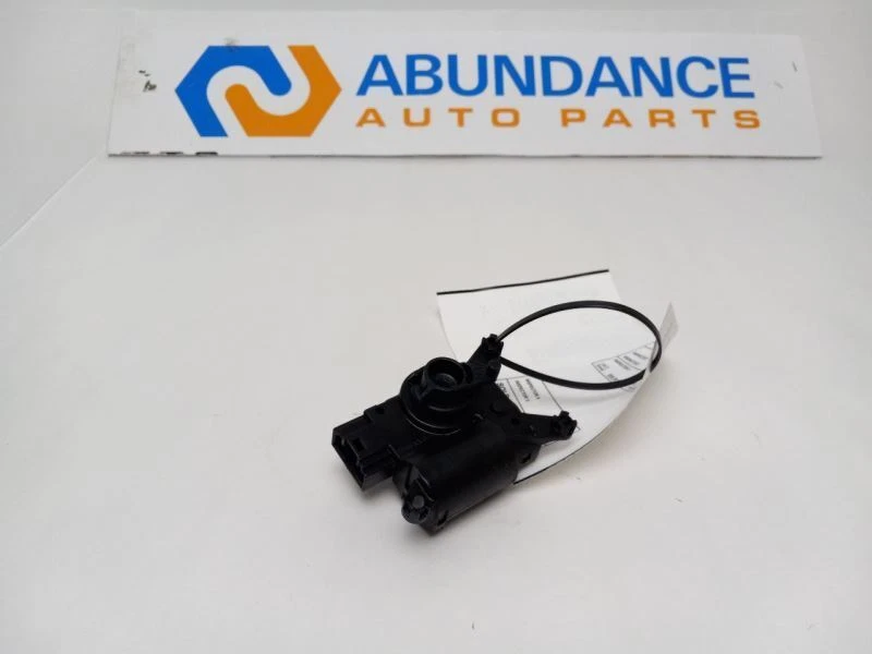 Servomotor de aleta de climatización para VOLKSWAGEN TOUAREG 2004 - 2010 OEM 52411483R03 Foto 4 de 4