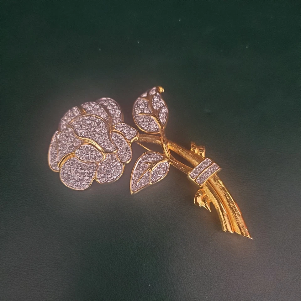 Broche Nolan Miller pavê grande strass rosa flor glamour coleção IOB - Imagem 4 de 4