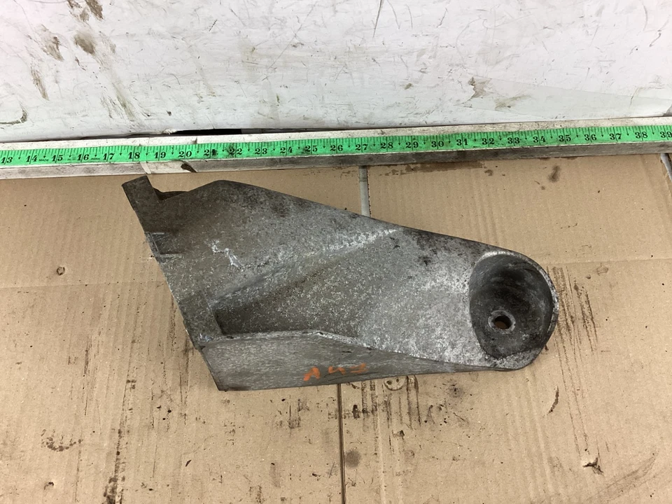 Soporte de montaje del motor del lado derecho del pasajero Audi Q7 2007-2010 02199308 OEM Foto 4 de 4