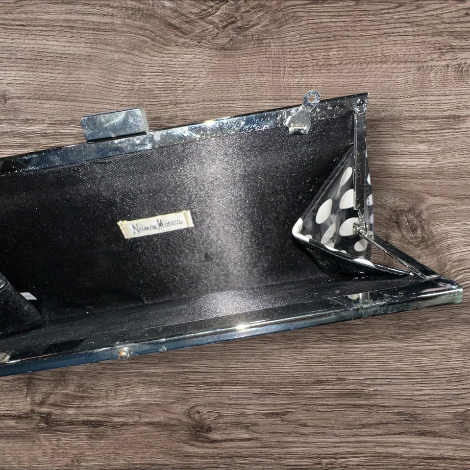 Bolso de Mano Neiman Marcus Lunares Blanco y Negro Retro Charol Sin Correa Foto 4 de 4