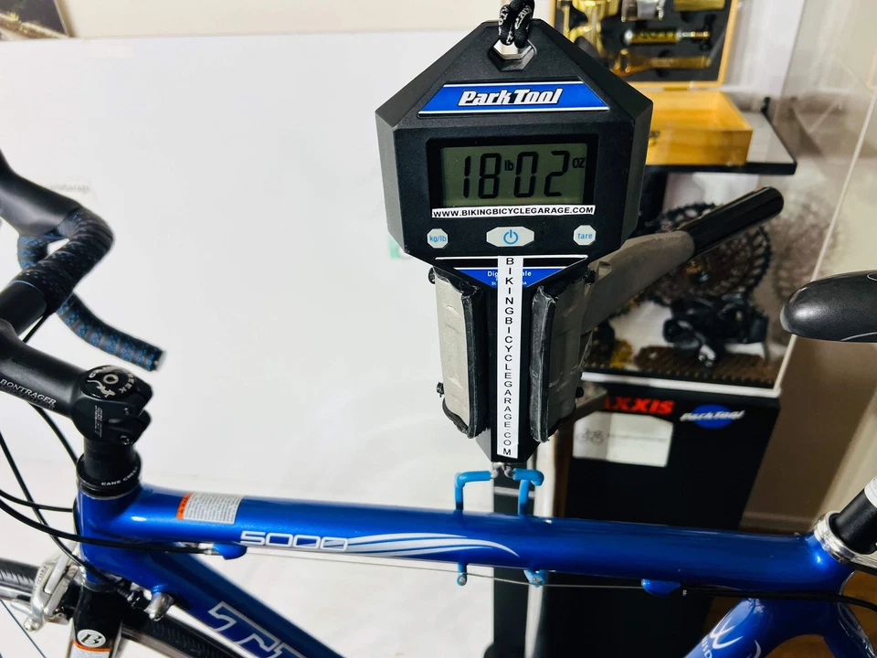 Used Trek 5000 WSD, full Sram Rival Carbon Road Bike Women’s, 18 Pounds! 54cm - Image 4 of 4