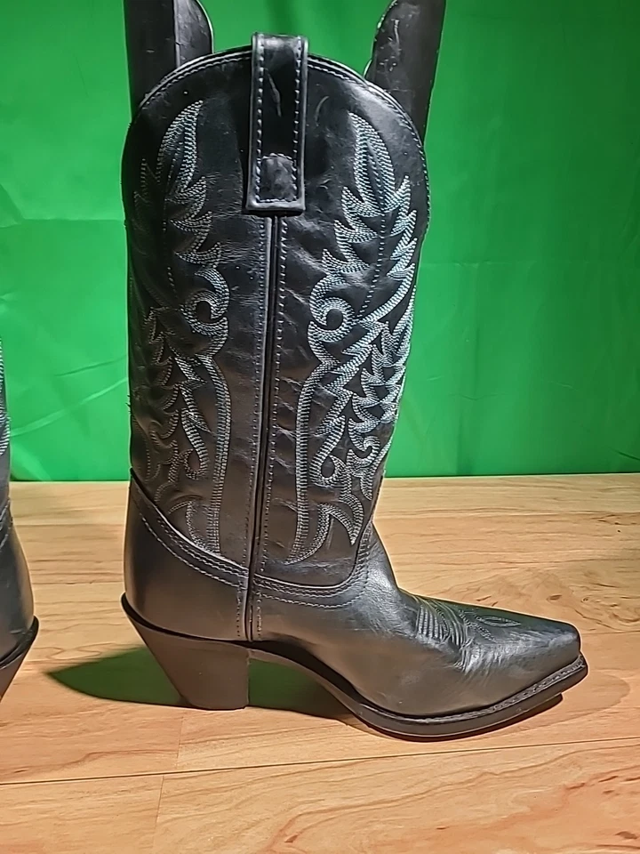 Botas occidentales Laredo para mujer 7,5 cuero negro bordado verde azulado costuras punta corta Foto 2 de 4