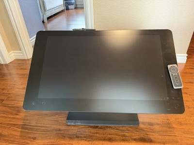 Wacom Cintiq 32 , Ergo Stand, Stylus Pen & ExpressKey Remote