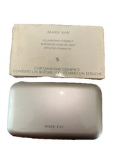 Mary Kay Foundation Compact 869100 Free Ship, Unused