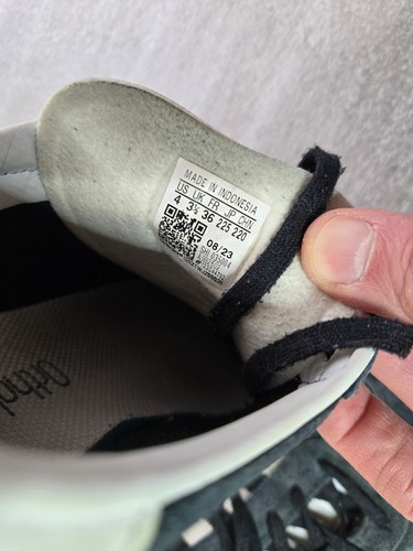 ADIDAS Gazelle Classic Sneaker Boy's Size US 4 black/White BB2502 - Afbeelding 5 van 6