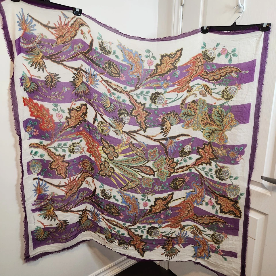 Bufanda Balenciaga 100% Modal Estampado Floral Multicolor Cuadrado Borde Crudo Foto 2 de 4