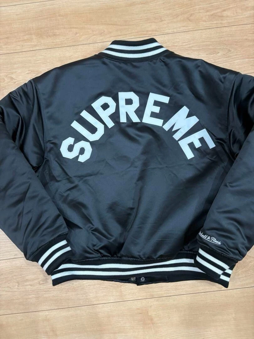 Veste universitaire en satin Supreme Mitchell & Ness noir JP M (US S) comme neuve