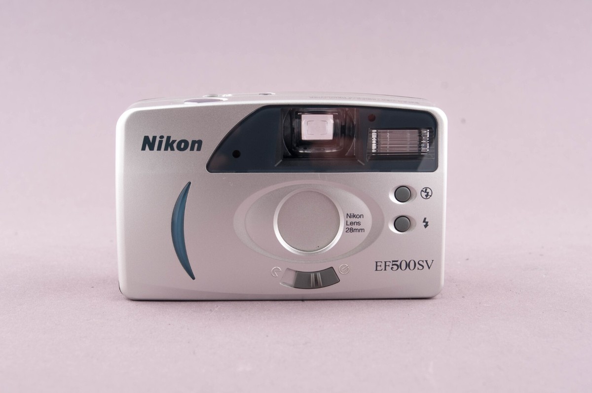 Appareil Photo Argentique Compact Nikon EF500SV 28mm – Argenté – Étui D'Origine – Occasion N.MINT