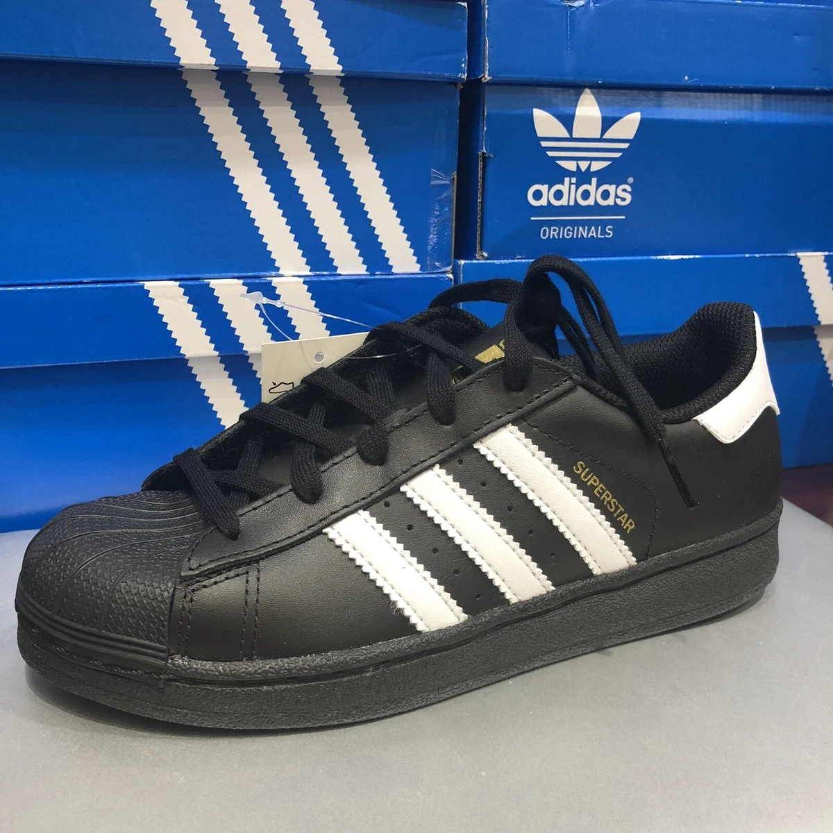 schouder Oorzaak alias NIB Adidas Superstar Foundation Sneaker Little Kids BA8379-Black/White SZ  3/35 | eBay